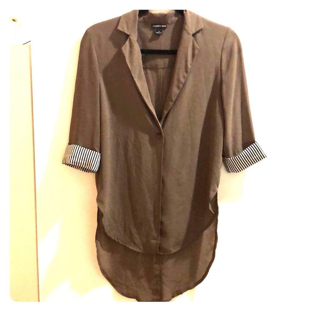 3/4 length woven top